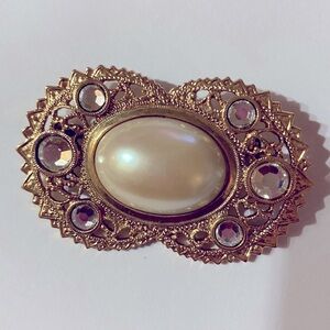 Vintage Gold Toned Oval Pearl Brooch, Sweater Pin